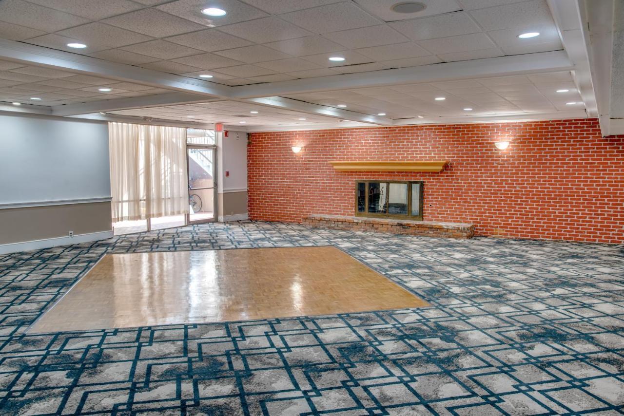 Days Inn By Wyndham St. Petersburg / Tampa Bay Area Pinellas Park Eksteriør bilde