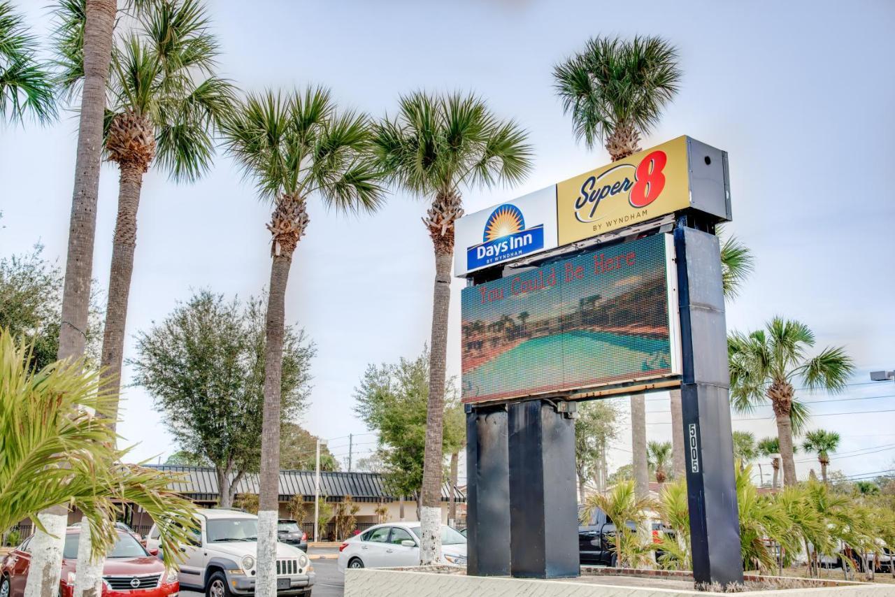 Days Inn By Wyndham St. Petersburg / Tampa Bay Area Pinellas Park Eksteriør bilde